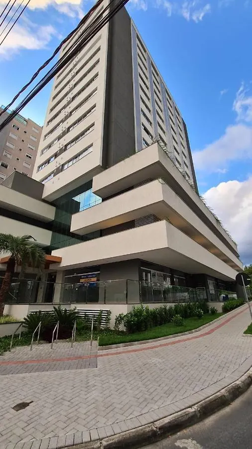 Conforto e sofisticação à 500m da Vila Germânica Blumenau